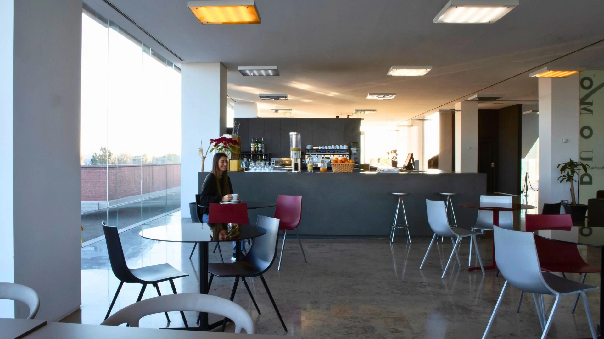 hoteles-duomo-en-benifaio-buffet-comedor